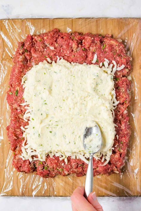 Meatloaf Recipe With Cheese, Mozzarella Stuffed Meatloaf, Italian Meatloaf Recipes, Recipe With Cheese, Cheese Stuffed Meatloaf, Stuffed Meatloaf, Good Meatloaf Recipe, Cheese Lasagna, Mince Recipes