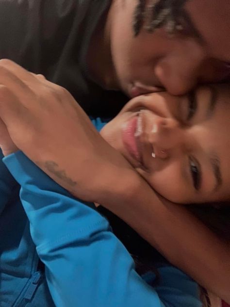 Girlfriend And Boyfriend Goals, Couple Goals Teenagers Pictures, Black Love Couples, Couple Goals Teenagers, Black Couples Goals, Cute Relationship Photos, Boyfriend Goals, Cute Couples Photos, Relationship Goals Pictures