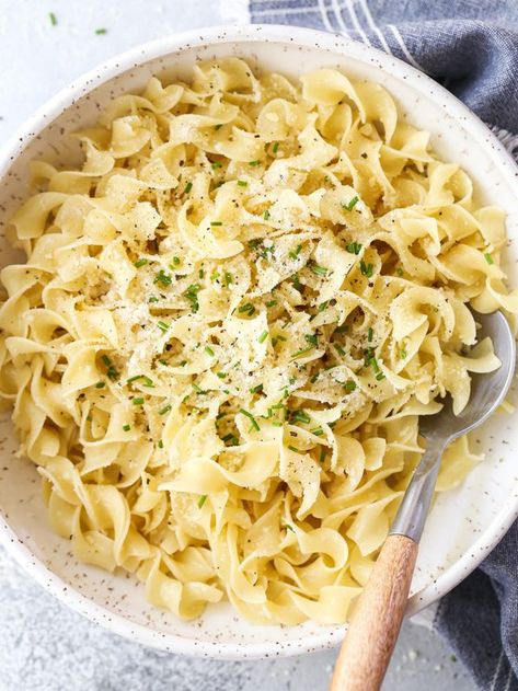 Buttered Noodles Recipe, Butter Noodles, Pasta Side, Noodle Recipes Easy, Pasta Side Dishes, Pasta Sides, Buttered Noodles, Noodles Recipe, Egg Noodles