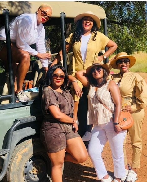 Game Reserve Outfits Women, Safari Outfit Women, Safari Outfit, Safari Outfits, Outing Outfit, Safari Chic, Classy Dresses, Stylish Work Attire, Travel Outfits