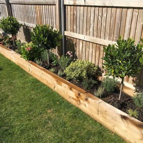 Sleepers In Garden, Raised Garden Bed Ideas, Garden Bed Ideas, Backyard Garden Beds, Small Garden Landscape, Garden Plots, Back Garden Design, Small Backyard Gardens, Patio Garden Design