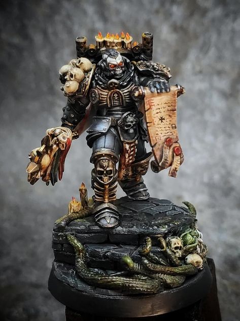 Space Marine Chaplain, Dark Angels 40k, Chaos Legion, Warhammer 40k Figures, Chaos Lord, Black Armor, Caracter Design, Warhammer Figures, Warhammer Paint