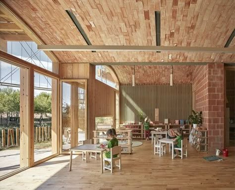 Imagine Montessori School / Gradolí & Sanz | ArchDaily Architecture Representation, Wooden Walkways, Kindergarten Design, Architecture School, Solid Brick, Master Thesis, Brick And Wood, Montessori School, Deciduous Trees