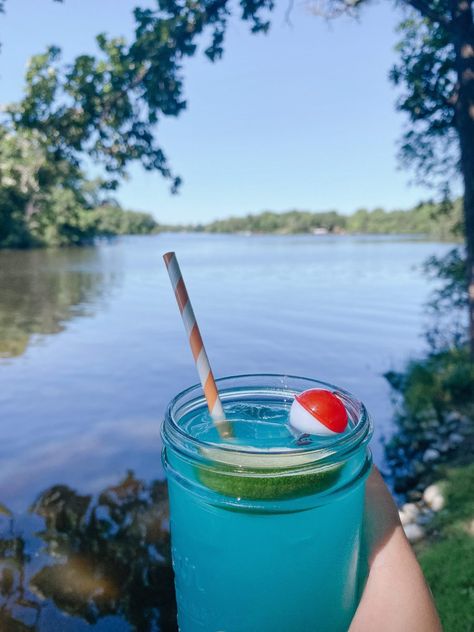 Lake Water Drink, Lake Drinks, Classic Margarita Recipe, Margarita Ingredients, Blame It On The Alcohol, Lake Party, Seltzer Water, Silver Tequila, Bar Crawl