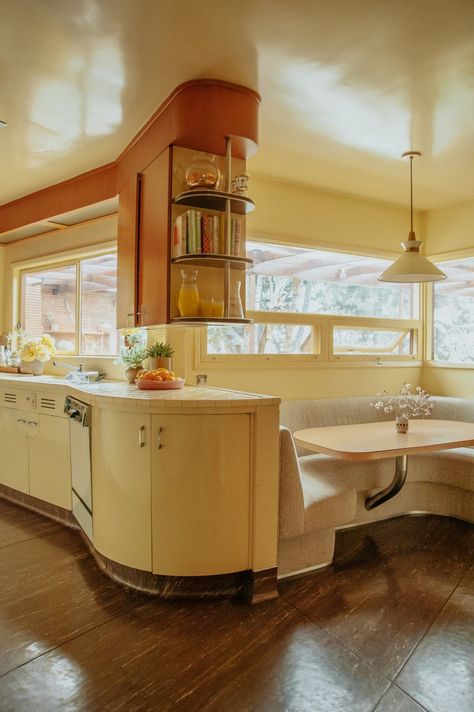 Cafe Appliances, Vintage Homes, 70s Interior, Kitchen Tour, 70s Home, Kitchen Home Decor, Deco Retro, Beautiful Spaces, Retro Home