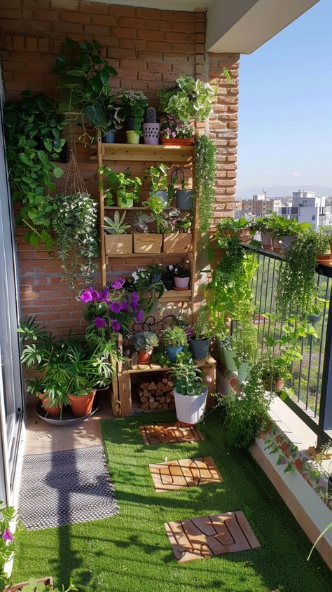 Very Small Balcony Decor, Varanda Ideas, Small Balcony Design Apartments, Small Balcony Garden Apartment, Balcony Plants Ideas, Balcony Garden Ideas Apartment, Apartment Balcony Garden Ideas, Tiny Balcony Garden, Balcony Ideas Garden