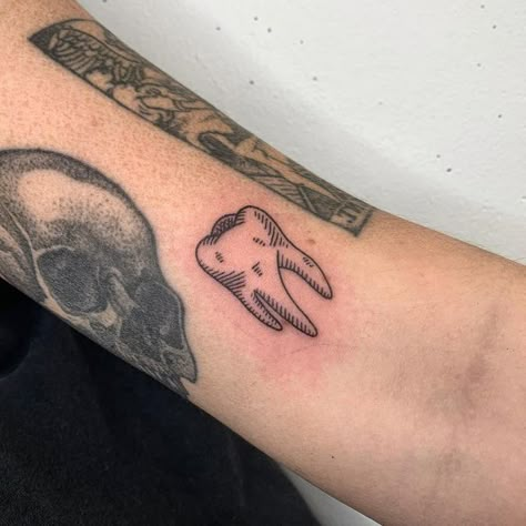 Tooth And Nail Tattoo, Molar Tooth Tattoo, Cool Beans Tattoo, Trad Tooth Tattoo, Tooth Finger Tattoo, Canine Tooth Tattoo, Sticker Sleeve Filler, Wisdom Teeth Tattoo, Dark Filler Tattoo Ideas