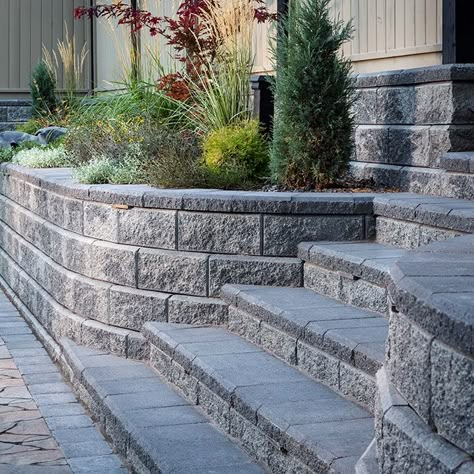 Outdoor Steps Ideas, Patio Paver & Retaining Wall Steps Pictures Retaining Wall Garden Ideas, Curved Stair Railing, Retaining Wall With Stairs, Concrete Patio Steps, Steps Backyard, Wall Garden Ideas, Retaining Wall Garden, Exterior Steps, Patio Step