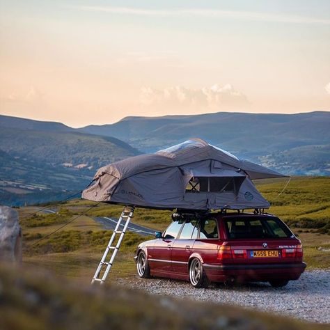 E34 Touring Br on Instagram: “This photo is amazing 😍😍😍 Great shot!!!!! Great View 👏🏼👏🏼👏🏼 Thanks for tagging us @charlie__evans  📸Shot by @latitude_tents   #e34touringbr…” Car Top Tent, Old Bmw, Never Die, Blow Up Beds, Bmw Touring, Auto Camping, Classic Bmw, Bmw E34, Bmw Motorsport