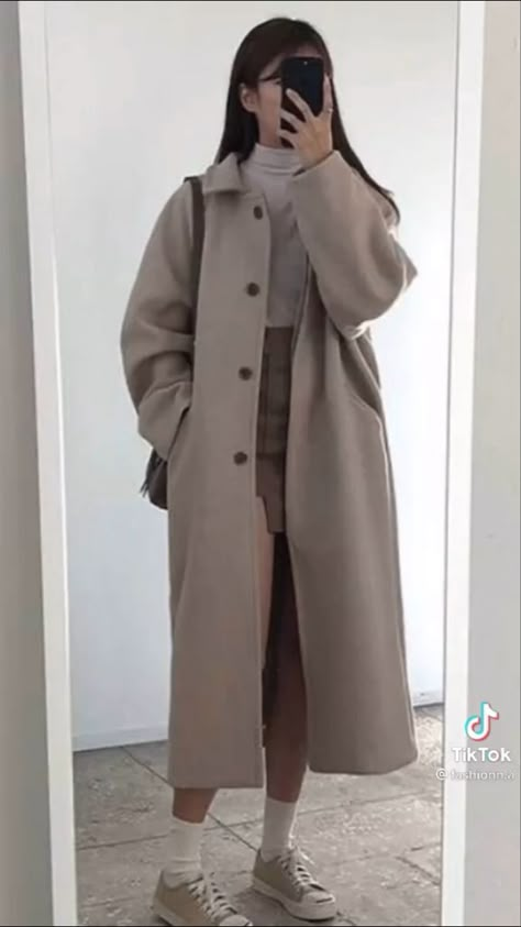 Korean Outfits With Coat, Korean Classic Outfit, Long Coat For Girls Winter, Korean Coat Outfits, Korean Coats For Women, Korean Trench Coat Outfit, Long Coat For Girls, Korean Fashion Coat, Oversized Coat Outfit