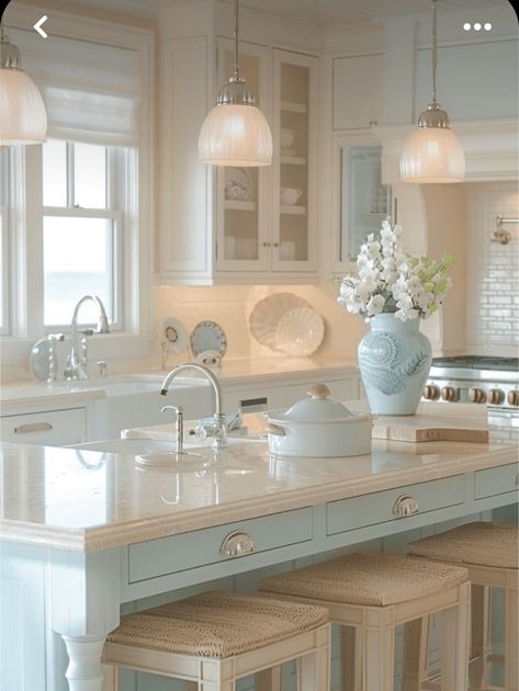 White Beach Kitchen Ideas, Coastal Kitchen Sink, Beach Kitchen Backsplash, Coastal Kitchen Island, Small Beach House Interior, Coastal Kitchen Backsplash Ideas, Small Coastal Kitchen, Beach Kitchen Ideas, White Coastal Kitchen