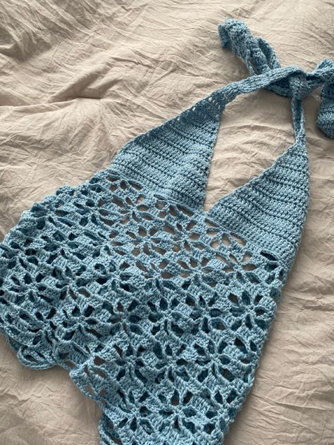 Crochet Patterns For Shirts, Crochet For Summer Ideas, Clothing To Crochet, Handmade Crochet Top, Little Things To Crochet, Crochet Summer Ideas, Summer Tops Crochet, Simple Crochet Top, Cute Crochet Tops