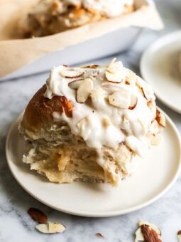 Healthy Almond Desserts, Sweet Rolls Recipe, Dairy Free Cream Cheese Frosting, Cinnamon Rolls Vegan, Blueberry Sweet Rolls, Banana Diaries, Girl Brunch, Vegan Cream Cheese Frosting, Sweet Roll Recipe