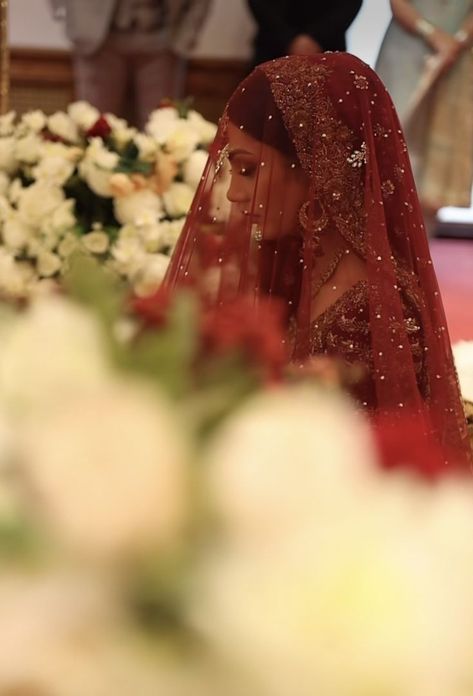 Wedding Photo Ideas Pakistani, Amrita Core Aesthetic, Baraat Aesthetic, Pakistani Barat Brides, Shaadi Aesthetic, Desi Wedding Aesthetic, Shaadi Vibes, Indian Wedding Aesthetic, Pakistan Wedding