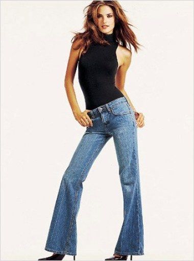 Hot Alessandra Ambrosio posing in jeans Model Off Duty Outfits 90s, Model Off Duty Photoshoot, Model Off Duty Style Aesthetic, 90s Models Off Duty, Aesthetic Outfits 90s, Model Off Duty Style, School Photoshoot, 00s Mode, Models Off Duty Style