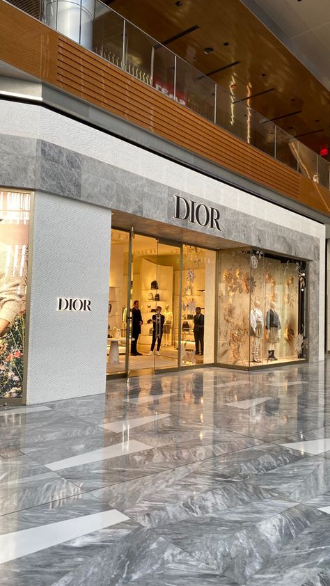 Dior Store, Nightclub Aesthetic, Amazing Gymnastics, Store Interiors, Shop Fronts, Nyc Shopping, Luxury Aesthetic, Pretty Wallpaper Iphone, Facade Design