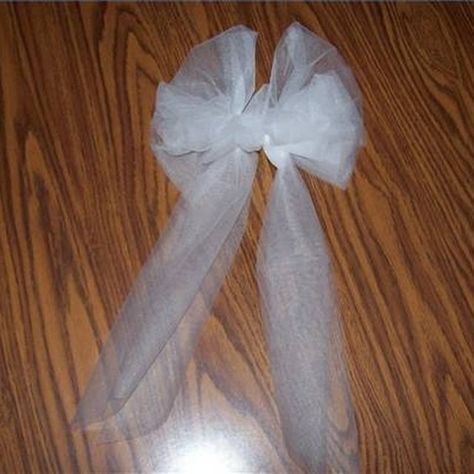 Bows With Tulle, Wedding Bows Diy, Wedding Centerpieces Pink, Tule Bows, Tulle Wedding Decorations, Pilot Wedding, Tulle Pew Bows, Wedding Bench, Bridal Chair