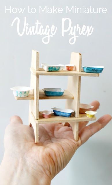 how to make miniature vintage dollhouse Pyrex- you won't believe what is used to make these, it's not polymer clay! Miniature Rooms Diy, How To Make Miniature Things, Dollhouse Crafts, Dollhouse Vintage, Pyrex Dishes, Making Miniatures, Barbie Crafts, Dollhouse Tutorials, Dollhouse Miniature Tutorials