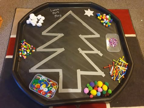 Christmas Eyfs, Eyfs Christmas, Tuff Tray Ideas Toddlers, Christmas Activities For Toddlers, Preschool Christmas Activities, Tuff Tray Ideas, Eyfs Activities, Christmas Tray, Nursery Activities