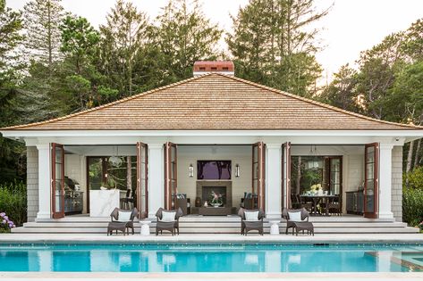 Luxury Big House, Pool House Cabana, Pool Guest House, Luxurious Pool, Pool House Designs, House Pool, Boston Design, Pool House Plans, Shingle Style Homes