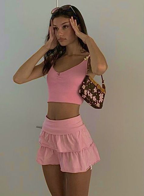 Tennis Skirt Outfit, Outfits 2000s, 2000s Outfits, Miniskirt Outfits, 2000s Fashion Outfits, Pink Top, 2000s Fashion, Girly Outfits, Mean Girls