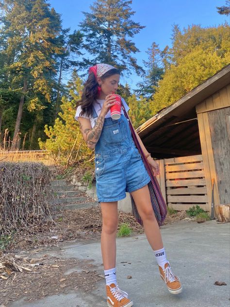 Overall Jean Shorts Outfit, Overalls And Vans Outfit, Bandana And Overalls, How To Style Black Overalls Shorts, 90s Overall Shorts Outfit, Vintage Overall Shorts, Levi Overalls Shorts, Overalls Bandana Outfit, Oversized Overalls Shorts