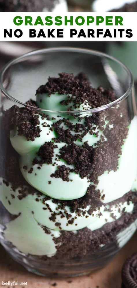 Grasshopper Parfait, Grasshopper Pie, Parfait Recipe, Cookies And Cream Cheesecake, Cheesecake Parfaits, Parfait Desserts, Blue Chicken, Peppermint Extract, Parfait Recipes