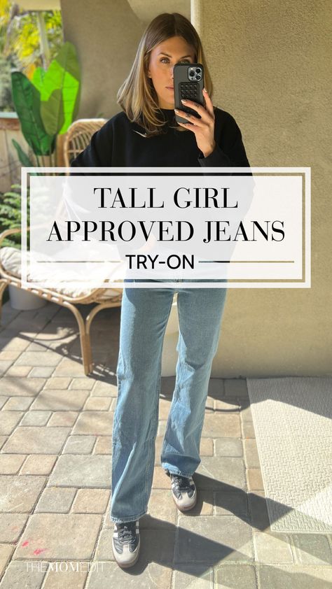 Mom Jeans Vs Boyfriend Jeans, Best Women Jeans, College Jeans Outfit, Straight Leg Long Jeans Outfits, Boyfriend Jeans Tall Women, Staightleg Jeans, Casual Straight Jeans, Jean Women Outfit, Wide Leg Jeans For Tall Women