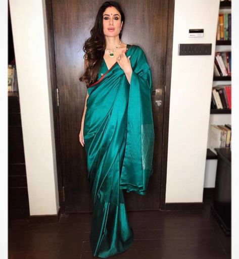 Kareena Kapoor Saree, Saree Styling, Stylish Saree, Function Dresses, Ethnic Chic, Satin Saree, Looks Party, Kareena Kapoor Khan, Green Saree