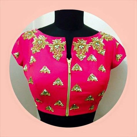 Inspiring Zipper Styles For Saree Blouses – Fashion in India – Threads Saree Jacket Designs, Saree Jackets, Saree Blouse Styles, Choli Blouse, Something Creative, Sari Blouse Designs, Wedding Blouse Designs, Indian Saree Blouse, Indian Saree Blouses Designs