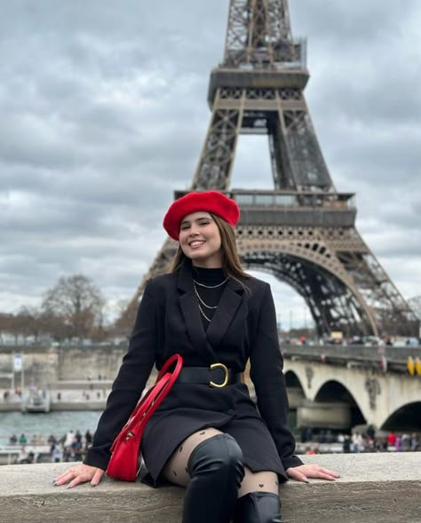 Outfit Bogota, Eiffel Tower Outfit, Paris Trip Outfits, Looks Paris, Feminine Universe, Paris Ideas, Parisian Outfits, Outfits Primavera, Paris Look