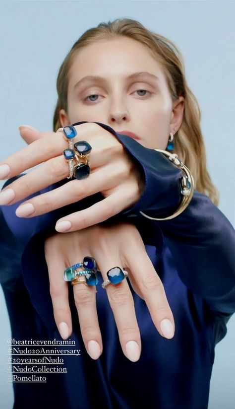 Beatrice Vendramin on Instagram stories. ( @beatricevendramin ) Jewelry Poses, Fashion Jewelry Editorial, Ring Photoshoot, Jewelry Website Design, Creative Jewelry Photography, Jewelry Photography Styling, Jewelry Editorial, High Fashion Jewelry, Expensive Jewelry Luxury