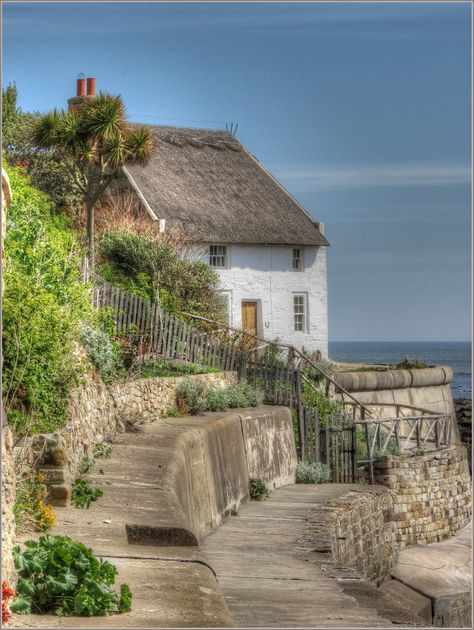 Thatched Cottage, Runswick Bay, North Yorkshire | Robin Denton | Flickr Era Victoria, Deco Champetre, Armchair Travel, Cottage By The Sea, Seaside Cottage, Beautiful Cottages, Thatched Cottage, Dream Cottage, Thatched Roof