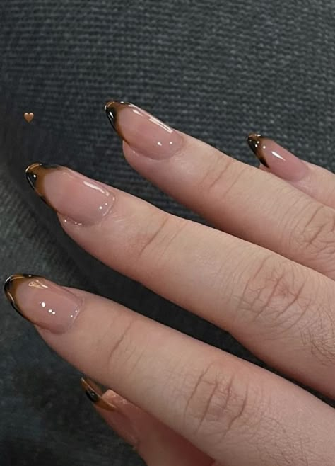 Ombre French Nails, French Nails Design, Y2k Tiktok, Outfits Asian, Viral Aesthetic, Coquette Nails, Chanel Lipstick, Vintage Ootd, Hello Nails