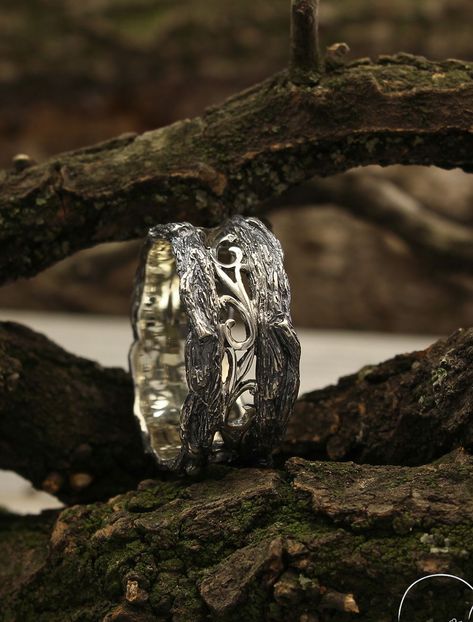 hMens vintage style tree band by WeddingRingsStore, Unique tree silver wedding band, Men's branch wedding ring, Mens tree bark ring, Wide silver ring, Silver band   #jewellery #bohowedding #weddingideas ttps://www.etsy.com/WeddingRingsStore/listing/539719144/mens-vintage-style-tree-band-unique-tree Mens Tree, Branch Wedding Ring, Boho Engagement Ring, Bark Ring, Boho Chic Bride, Wedding Rings Ideas, Rings Inspiration, Wide Silver Ring, Best Wedding Invitations