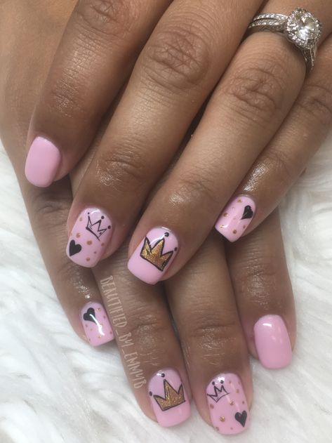 Crown Nail Art, Crown And Tiara, Aesthetic Nail Art, Coquette Nail, Zebra Nail Art, Crown Nails, Chloe Nails, Nails Girly, Disney Princess Nails