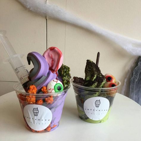 Soft Serve Society, Halloween Ice Cream Ideas, Soft Serve Ice Cream Ideas, Soft Ice Cream Ideas, Spooky Ice Cream, Soft Serve Ice Cream Recipes, Ice Cream Halloween, Ice Cream Costume, Ice Cream Shop Ideas