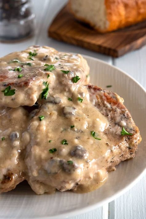 Mushroom Soup Pork Chops, Bake Pork Chops, Baked Boneless Pork Chops, Oven Pork Chops, Pork Chops And Rice, Easy Baked Pork Chops, Boneless Pork Chop Recipes, Baked Pork Chops Oven, Pork Chop Recipes Crockpot