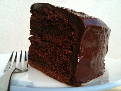 Nigella's Chocolate Fudge Cake - Life is Great Brooklyn Blackout Cake, Gluten Free Chocolate Cake Recipe, Blackout Cake, Mocha Buttercream, Fudge Cake Recipe, Cinnamon Desserts, Cake Cinnamon, Devil's Food Cake, Gluten Free Chocolate Cake