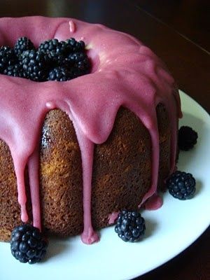 Doesn't this blackberry bundt cake look phenomenal? I love the purple-ish icing. This would make a great cake for a Sunday brunch. Dessert Types, Blackberry Jam Cake, Jam Cake, Blackberry Recipes, Brownie Desserts, Blackberry Jam, Gateaux Cake, Bundt Cakes Recipes, Pound Cakes