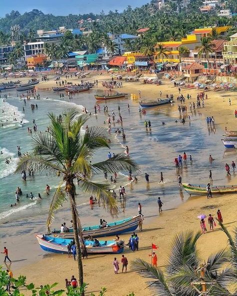 Kovalam Beach in Kerala is a popular coastal destination renowned for its golden sandy shores, clear blue waters, and breathtaking sunset views. Kovalam Beach, Kerala Backwaters, Kerala Travel, Green Landscapes, Kovalam, Kanyakumari, Best Nature Wallpapers, God's Own Country, Kerala Tourism