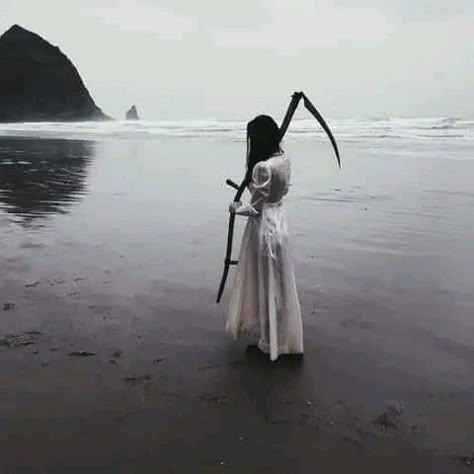 The Grim Reaper, Southern Gothic, Major Arcana, Dark Photography, Grim Reaper, Character Aesthetic, Character Inspo, Ancient Egyptian, Dark Aesthetic