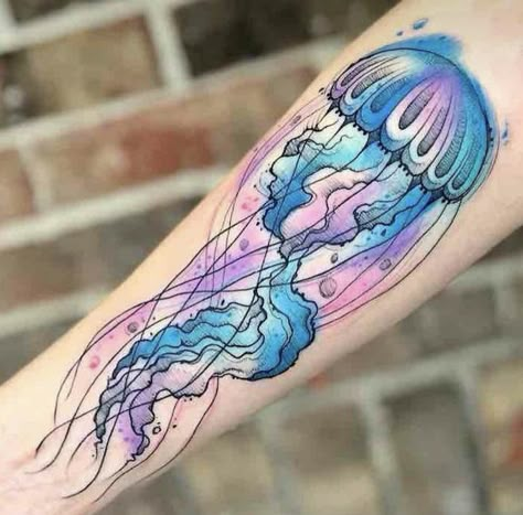 Sarah Tattoo, Fandom Tattoos, Tato Tradisional, Tattoos Nature, Tattoos Black Women, Watercolor Jellyfish, Tattoos Pictures, Jellyfish Tattoo, Aesthetic Tattoos For Men