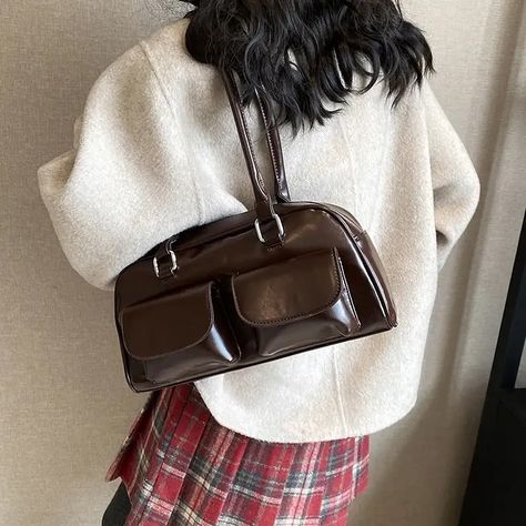 New Trending Shoulder bags 🤩 ! - Explore more online !🔗 Brown Leather Bag Outfit, Leather Bag Outfit, Korean Fashion Aesthetic, Witchy Cottagecore, Pockets Design, Brown Leather Bag, Shoulder Bags For Women, Jean Accessories, Types Of Bags