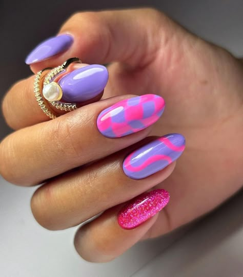 Pink Purple Gel Nails, Feb 2025 Nail Trends, Pink Purple Valentine Nails, Valentine Nails Purple, Purple And Pink Valentine Nails, Fun Colored Nails, Legally Blonde Nails, Neon Birthday Nails, Pink Purple Nail Designs