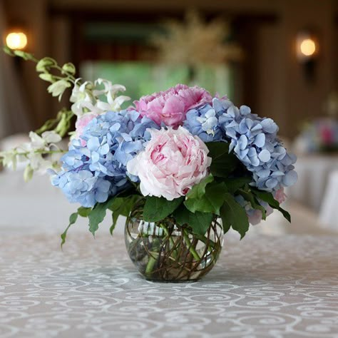 Elegant Gender Reveal Party, Green Wedding Flower Arrangements, Purple Hydrangea Centerpieces, Elegant Gender Reveal, Peonies Wedding Centerpieces, Blue Hydrangea Centerpieces, Peonies Centerpiece, Baby Gender Reveal Party Decorations, Peony Arrangement