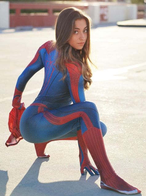 Lea Martinez, Spider Gwen Costume, Spiderman Halloween Costume, Spiderman Poses, Spider Suit, Supergirl Cosplay, Spiderman Cosplay, Superhero Cosplay, Spider Girl