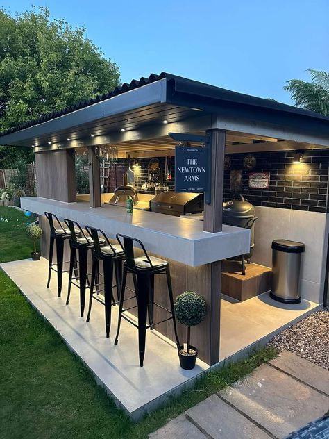 Kitchens Uk, Outdoor Restaurant Patio, Patio Decks, Outdoor Bars, Bar Shed, Outdoor Kitchen Bars, Outdoor Patio Bar, Outdoor Bbq Kitchen, Outdoor Living Rooms