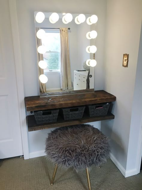 Diy Beauty Room, Vanity Ideas Bedroom, Makeup Vanity Chair, Bedroom Decor Gray Walls, Bedroom Decor Gray, Diy Makeup Vanity, Western Rooms, Western Bedroom Decor, Chair Diy