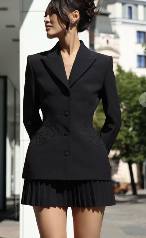 Short Suit Outfit Women Classy, Structured Blazer Outfit, Suit Skirt Outfit Classy, Blazer Hairstyles, Skirt Suits For Women Classy, Blazer Dress Outfits Classy, Blazer Skirt Outfit, Blazer With Skirt, Own Clothing Brand